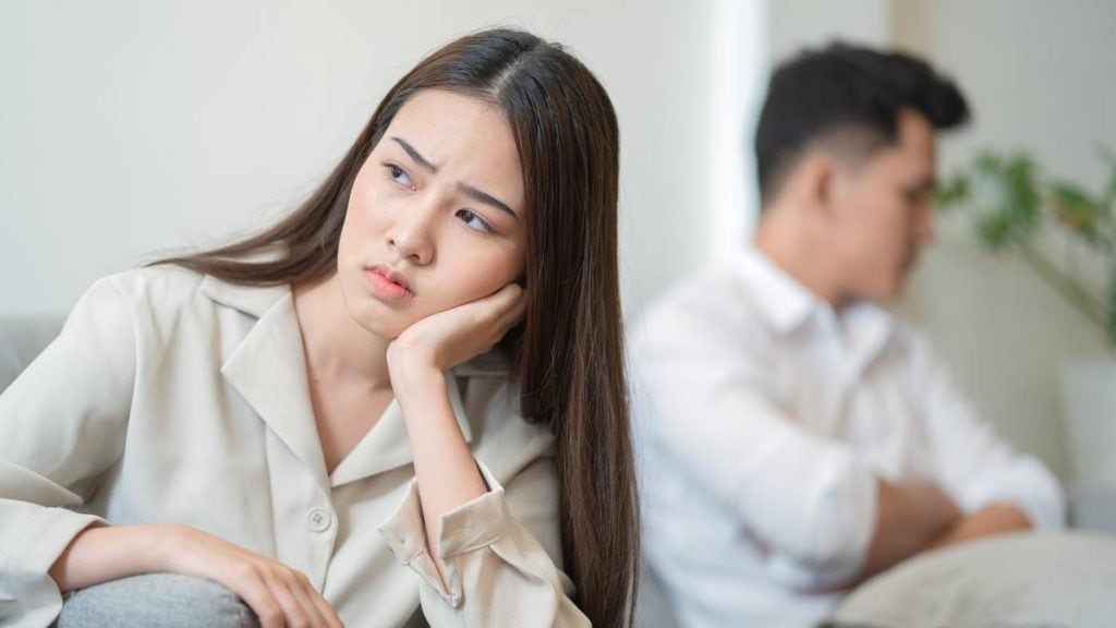 7 Signs Your Partner Is Losing Interest Onrumors